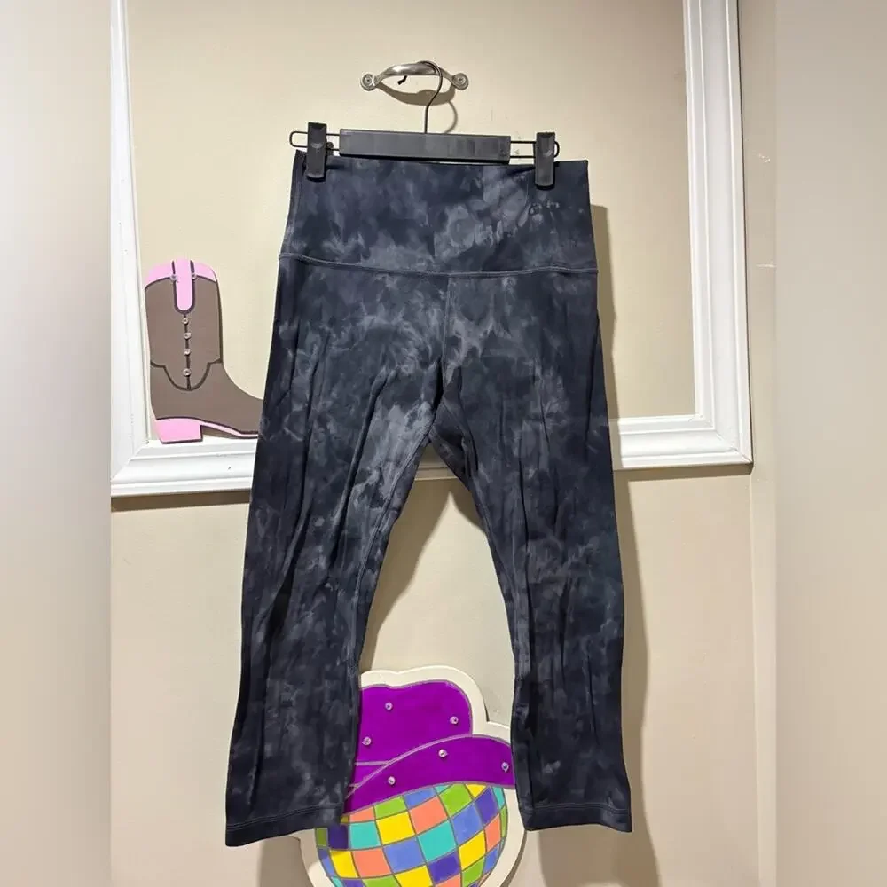 Lululemon Diamond Dye 3/4 length Leggings